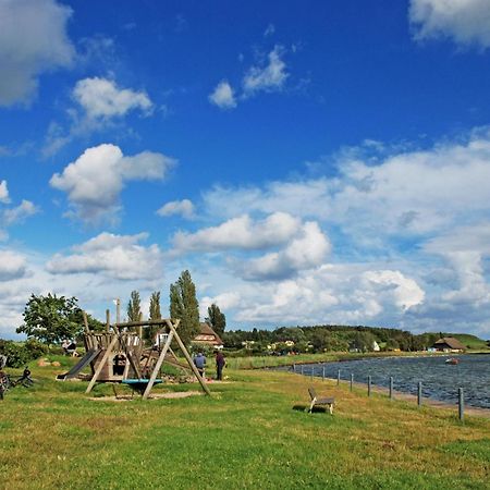 Ferienwohnungen Im Haus Am Deich Middelhagen Esterno foto