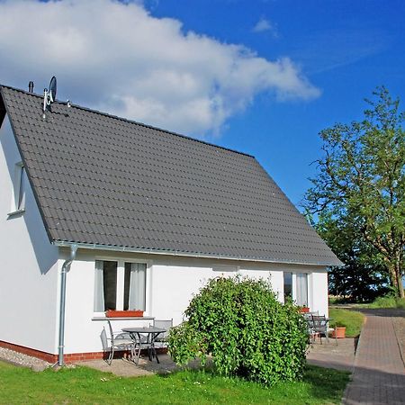 Ferienwohnungen Im Haus Am Deich Middelhagen Esterno foto