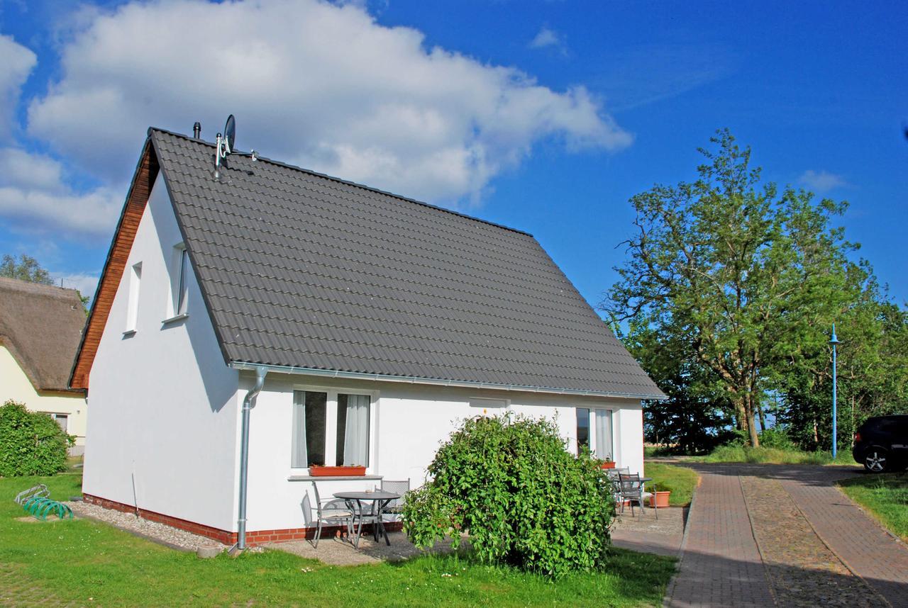 Ferienwohnungen Im Haus Am Deich Middelhagen Esterno foto